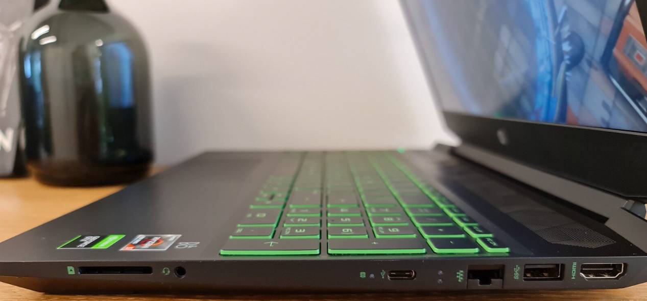 HP Pavilion 15-ec1000nv