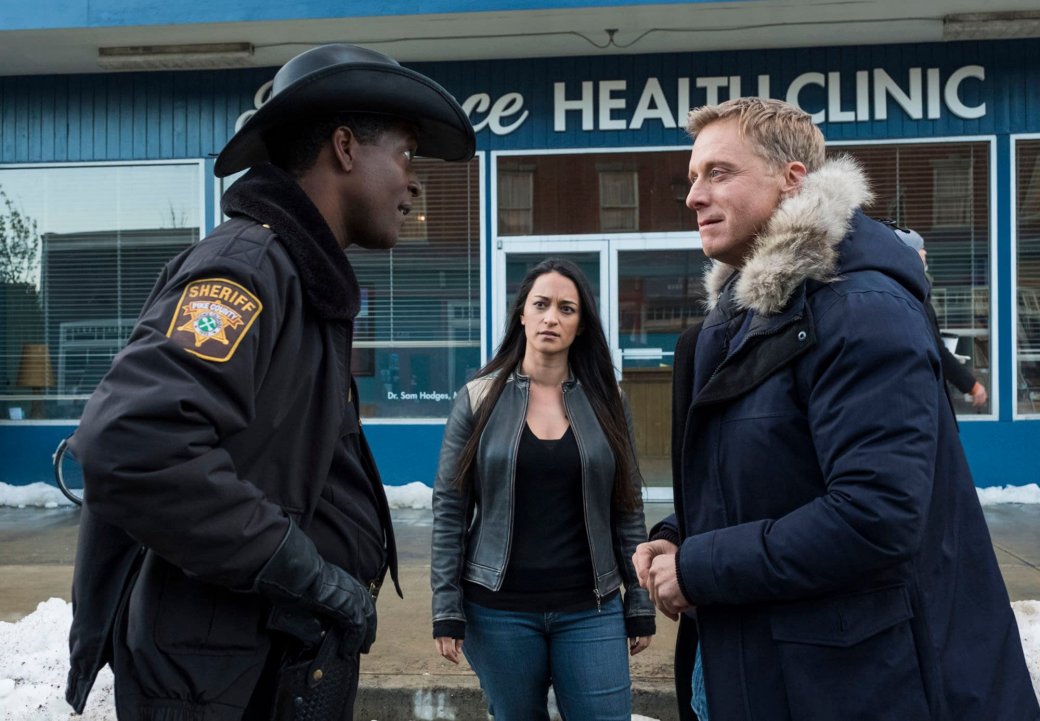 Review of 3 episodes of the 1st season of "Blind from Space" - a sitcom with the star "Firefly" | Kanobu - Picture 2