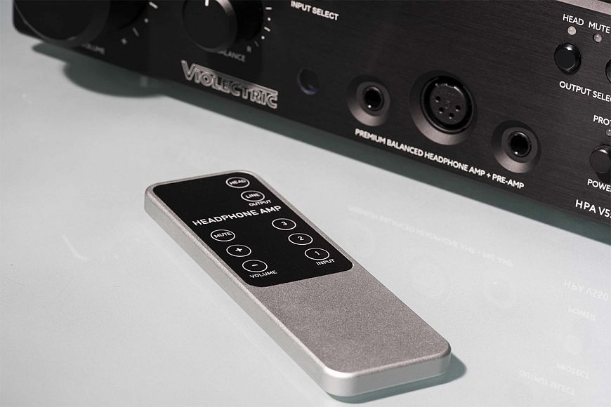 Violectric HPA V550 and HPA V550 PRO - headphone amplifiers with professional roots
