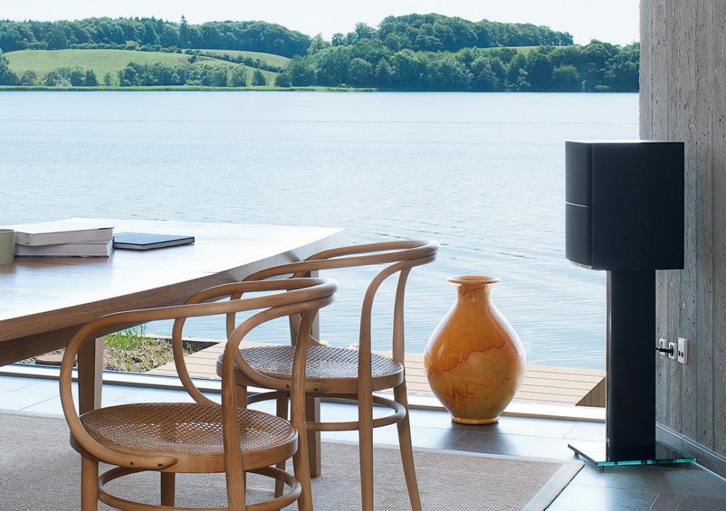 CALLISTO-2-C-Black-Ash-Grille-Dining-Room (1) .jpg