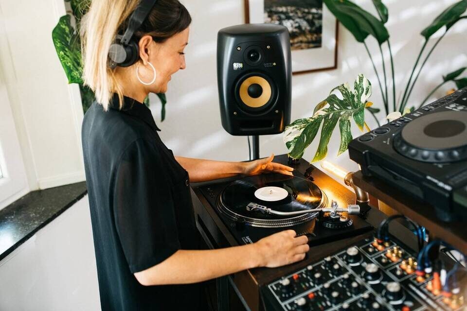 Lenco unveils 75th anniversary LP-players L-92WA and L-3809