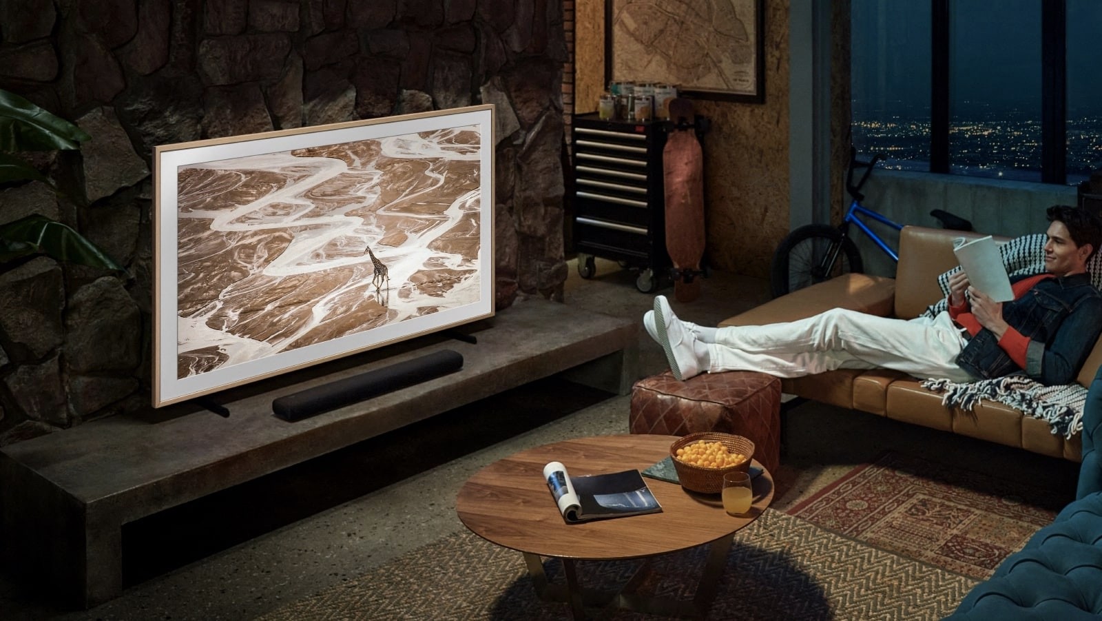 How will the NFT platform work on new Samsung TVs?