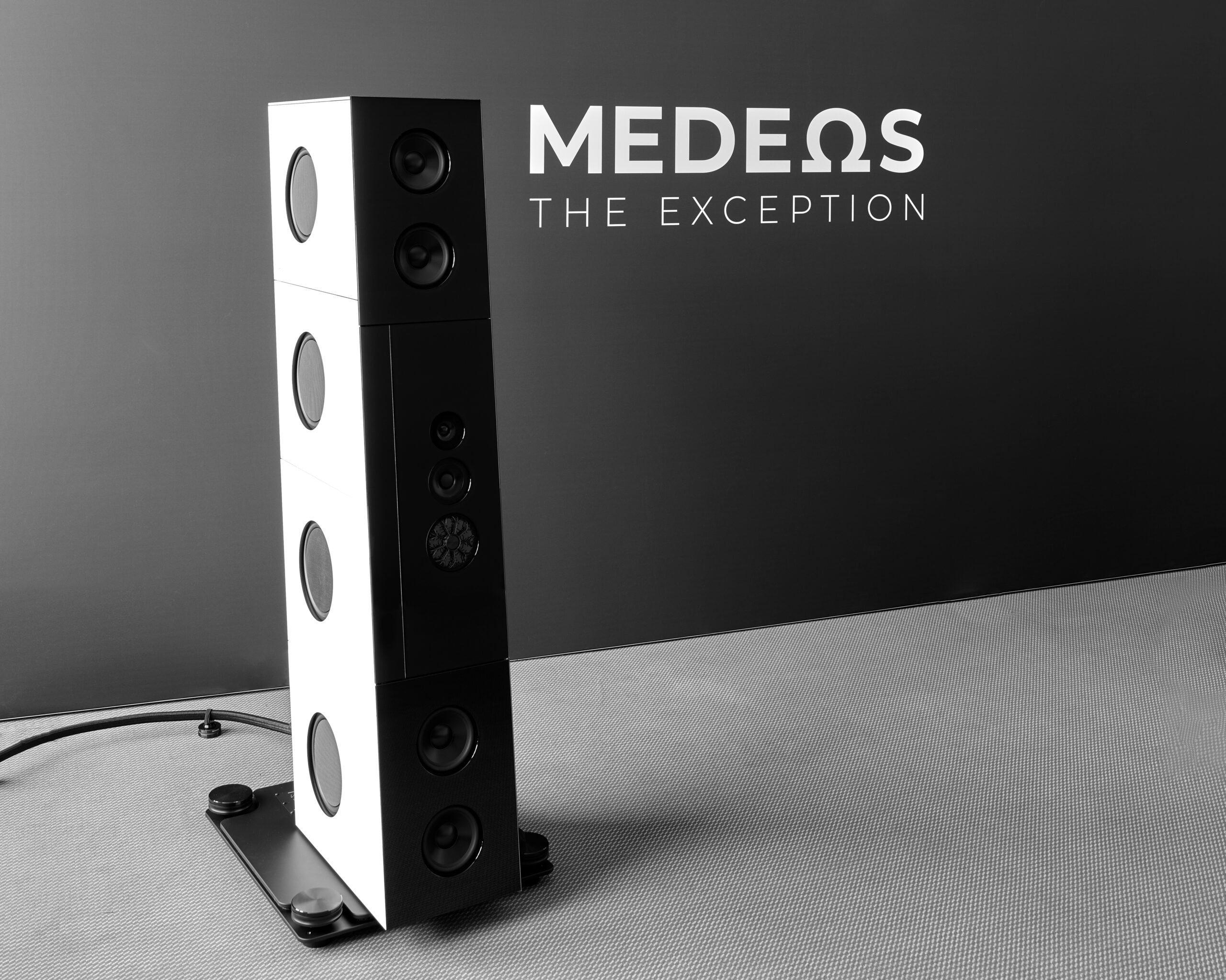 Audio Physic Medeos - flagship five-way floorstanding speaker