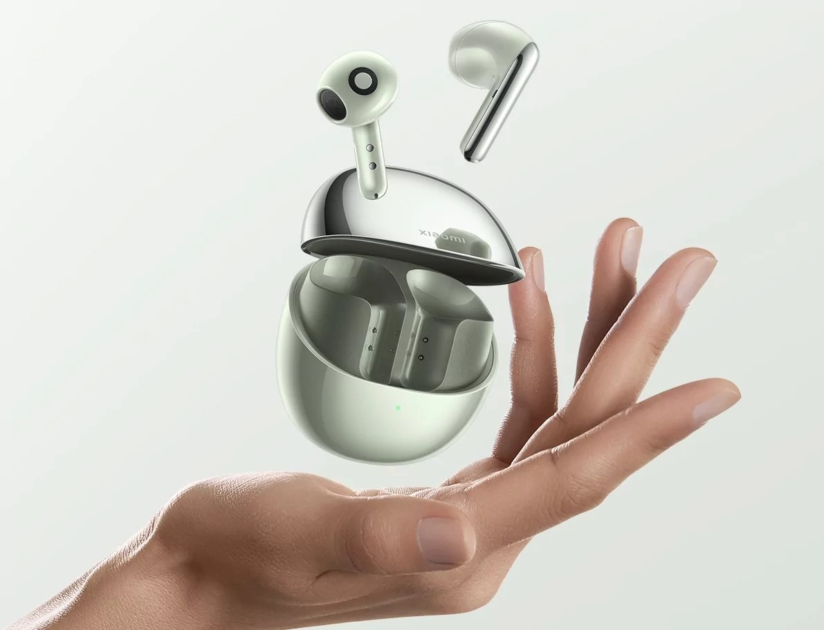 The headphones are very stylish, they offer high quality sound, water resistance and 30 hours of battery life.