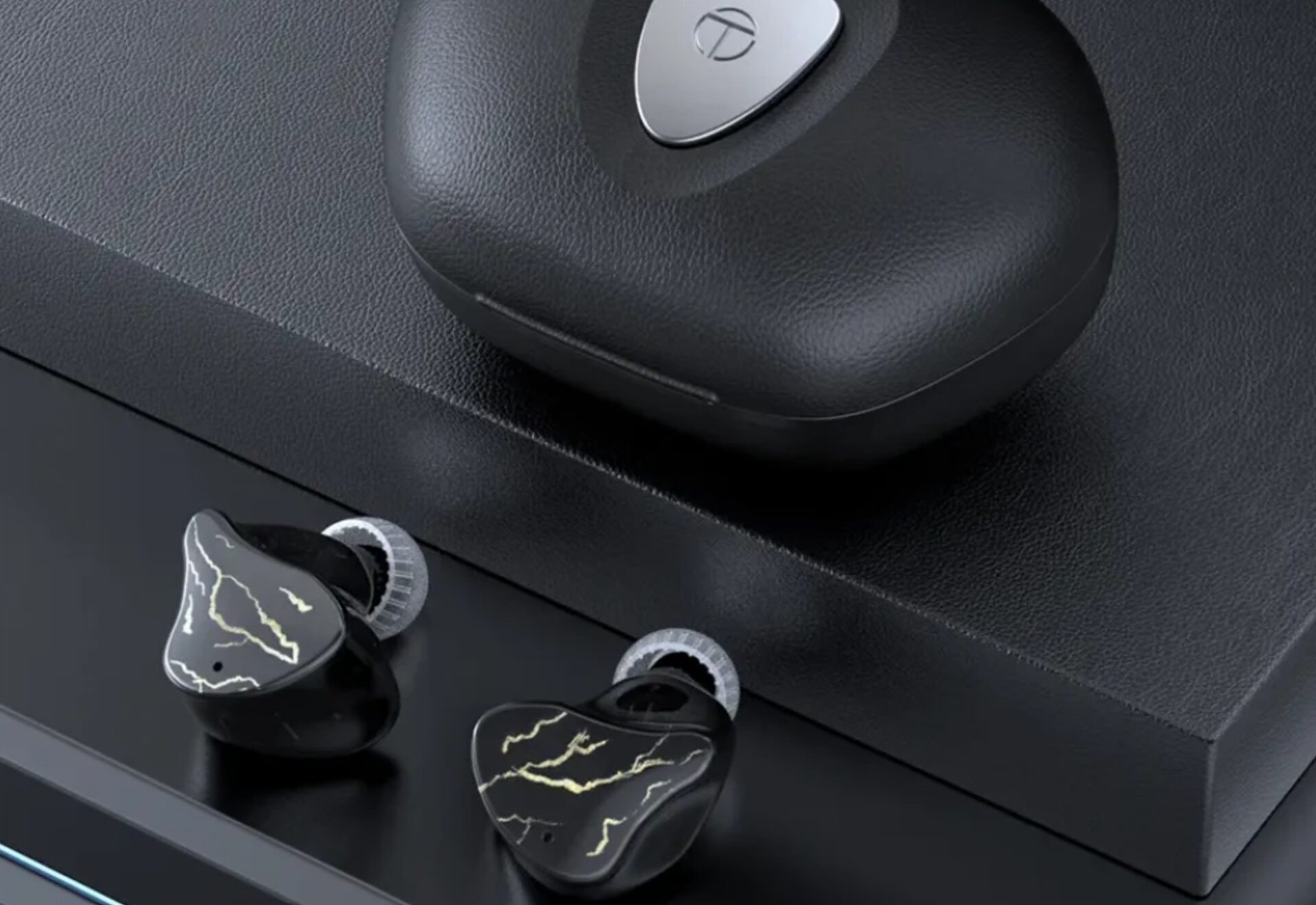 TRN T350 aptX Adaptive hybrid TWS headphones