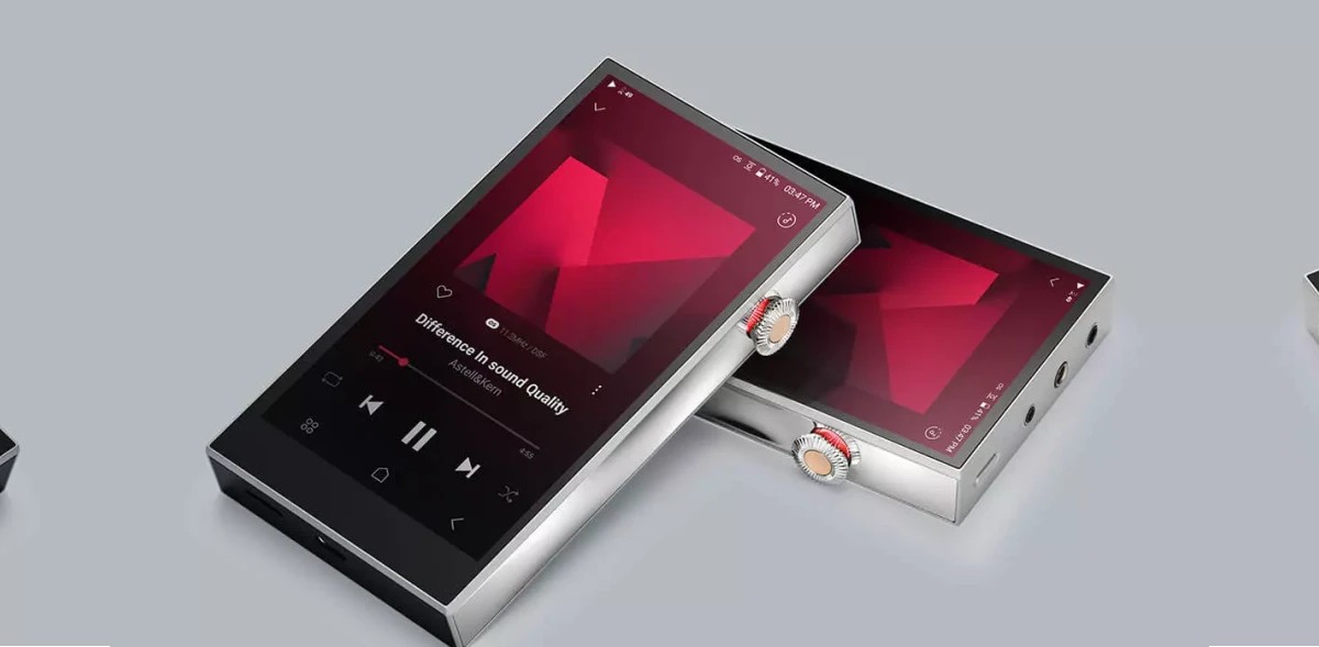 Astell & Kern A&futura SE300 Hi-Res player with resistive matrix DAC