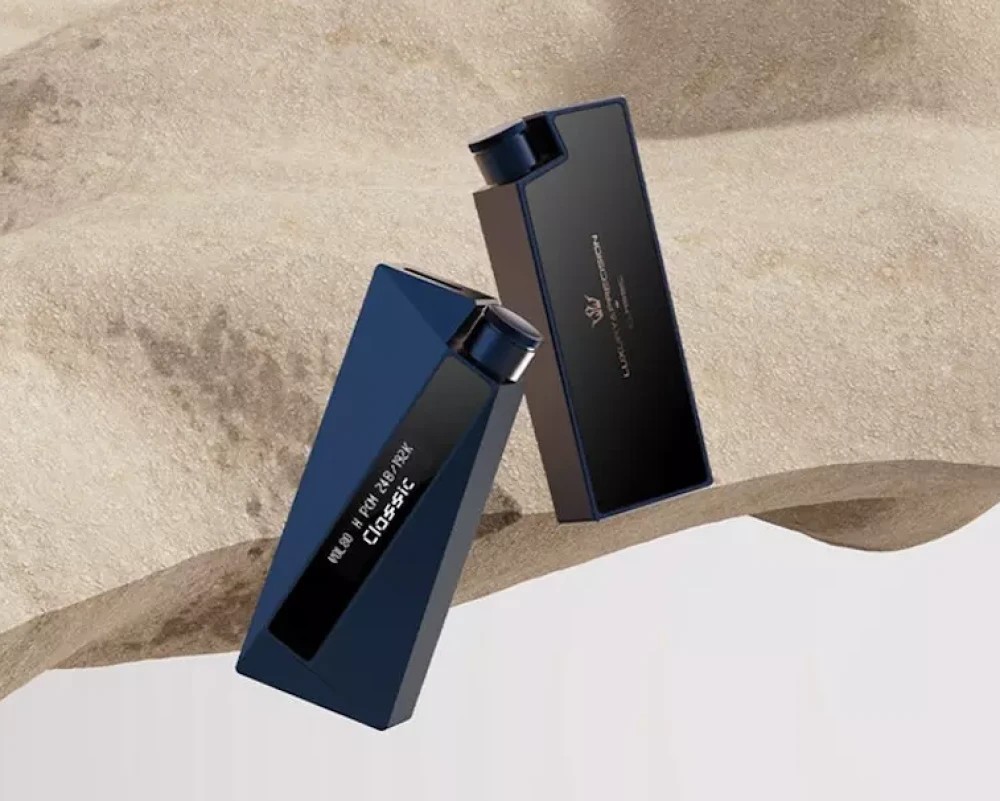 Luxury & Precision W4 EX - Portable DAC with balanced headphone output