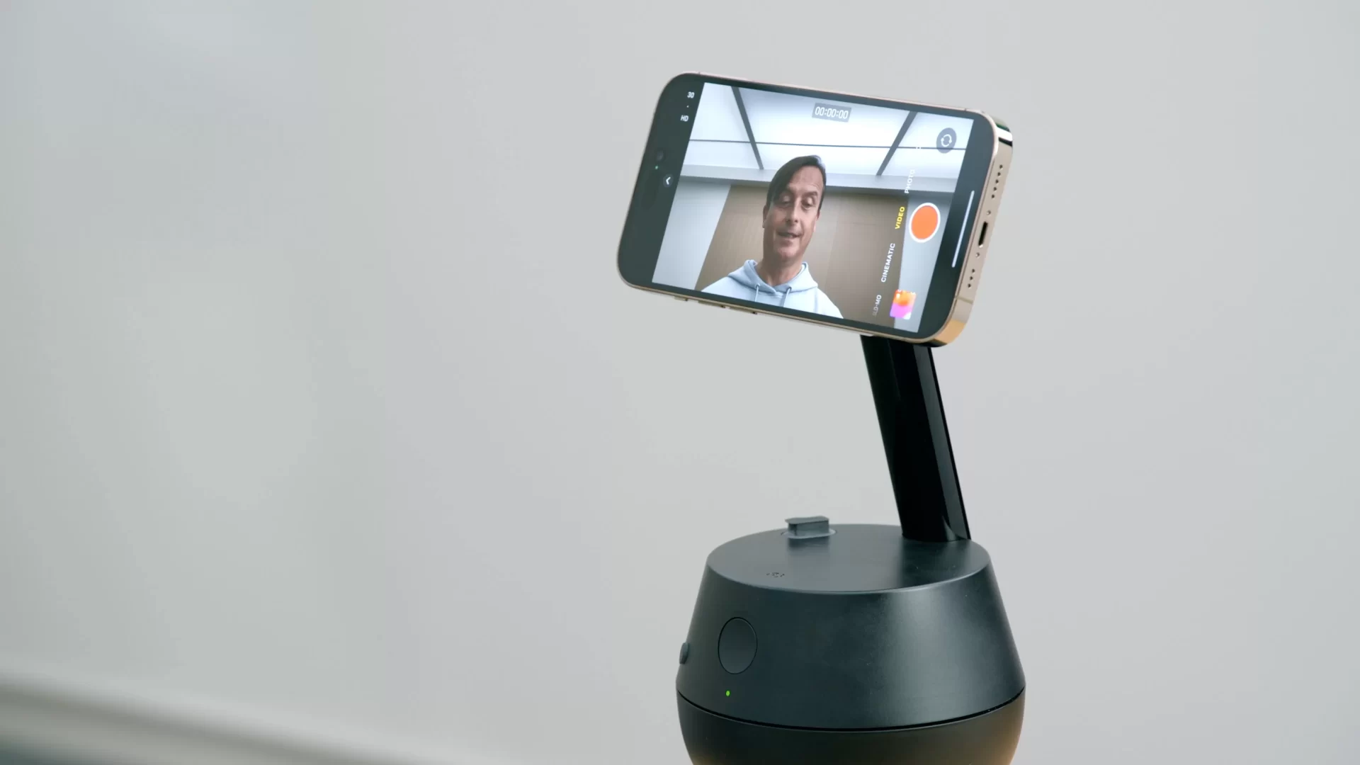 iOS 17 introduces the DockKit API, a feature that will help you control iPhone cradles through photo apps.