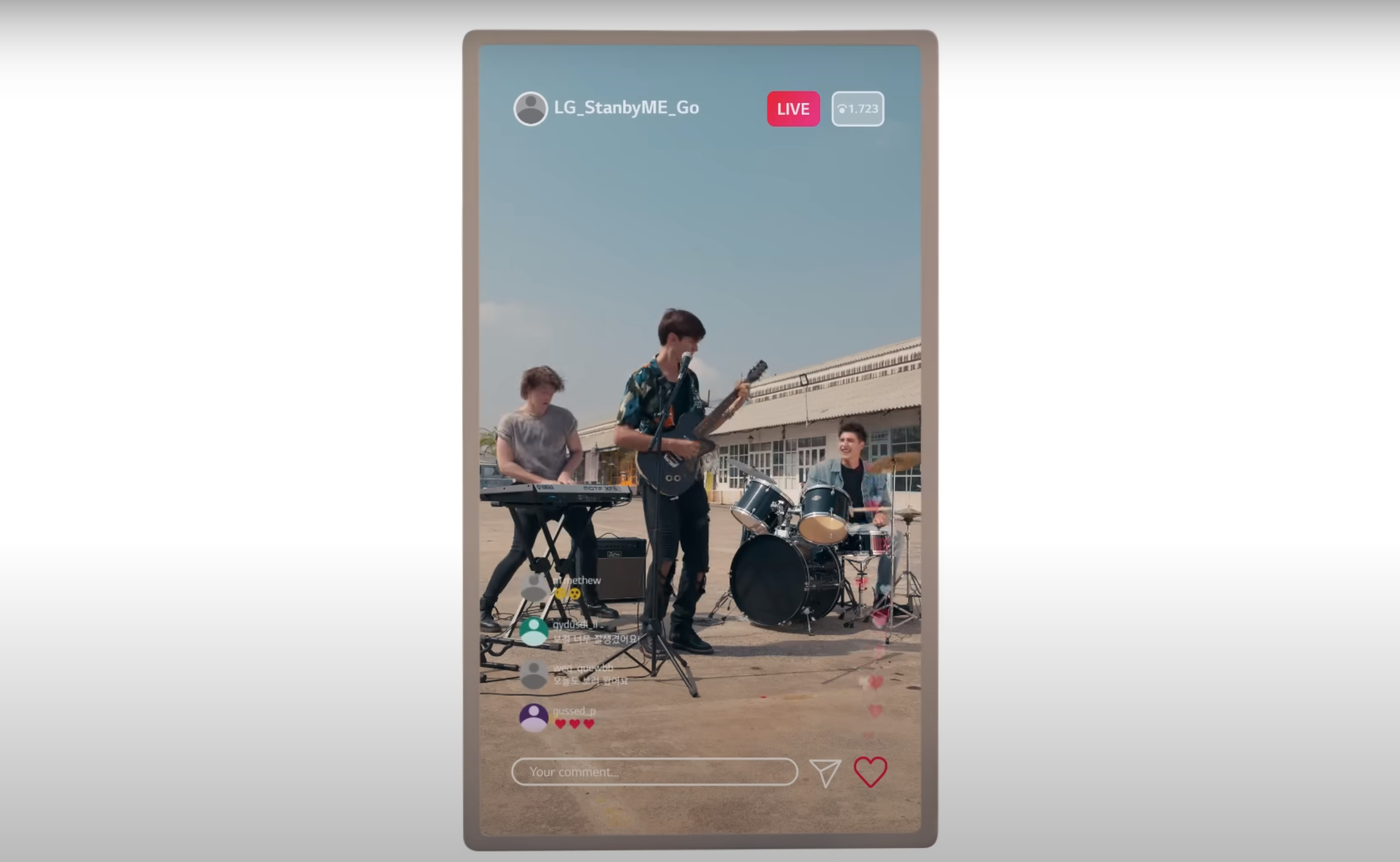 The LG StanbyME Go can be tilted and rotated 90 degrees clockwise, and the height can be adjusted within 18 centimeters.
