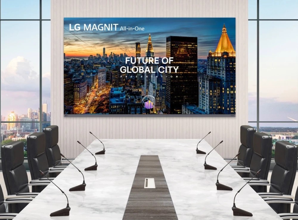 The LG MAGNIT All-in-One offers a user-friendly webOS platform user interface, full compatibility with AV control systems, and easy installation.