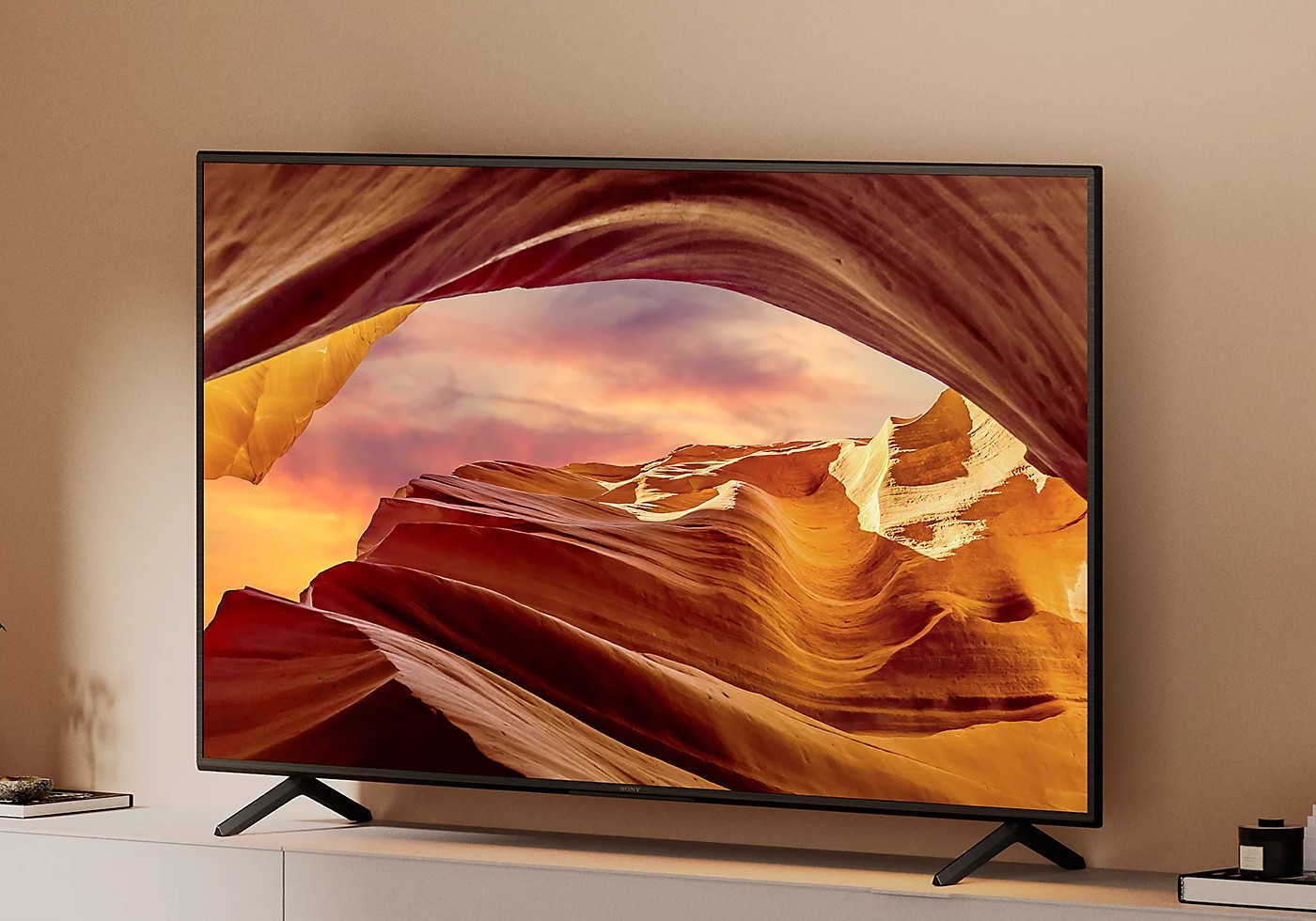 It works with an attractive system that stands out for the variety of features it includes, which provide superior entertainment