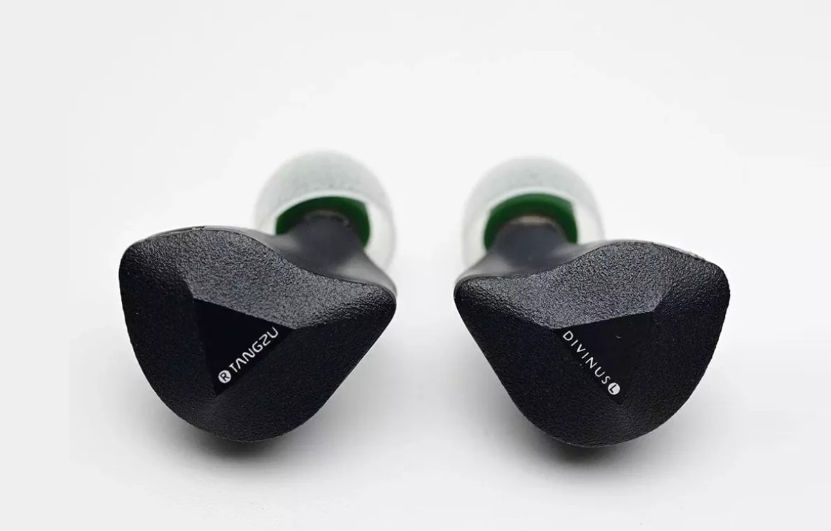 Tangzu X Divinus FUDU Verse 1 - hybrid in-ear headphones with 4.4 mm mini-jack