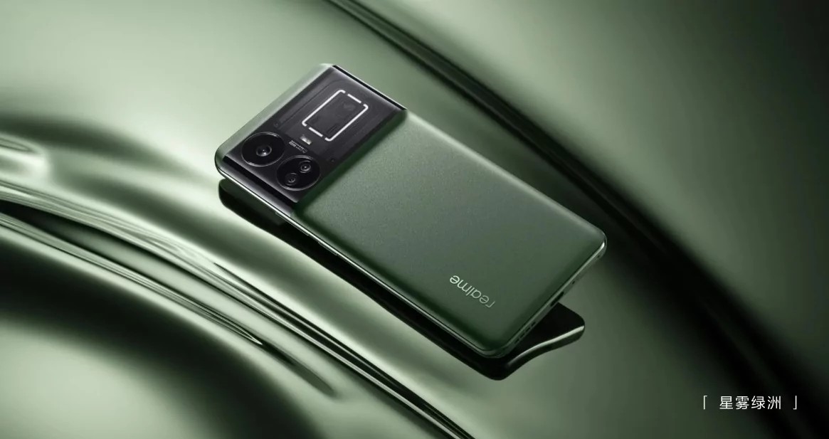 Customers will be able to purchase a version of the smartphone with a 4600 mAh battery and support for 240 W charging, as well as a version with a 5240 mAh battery that supports 150 W charging.