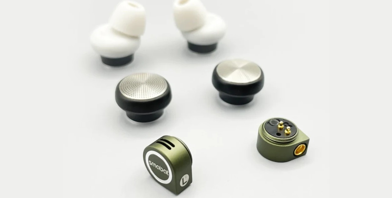 Smabat M4 - dynamic headphones with a modular design