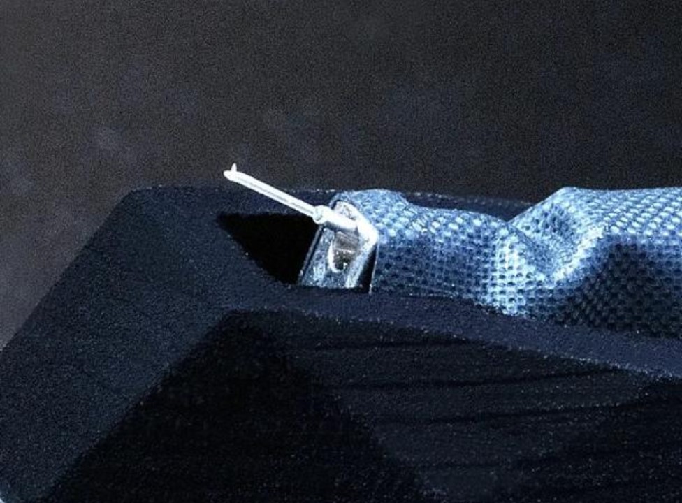 ANALOG RELAX prefers diamonds