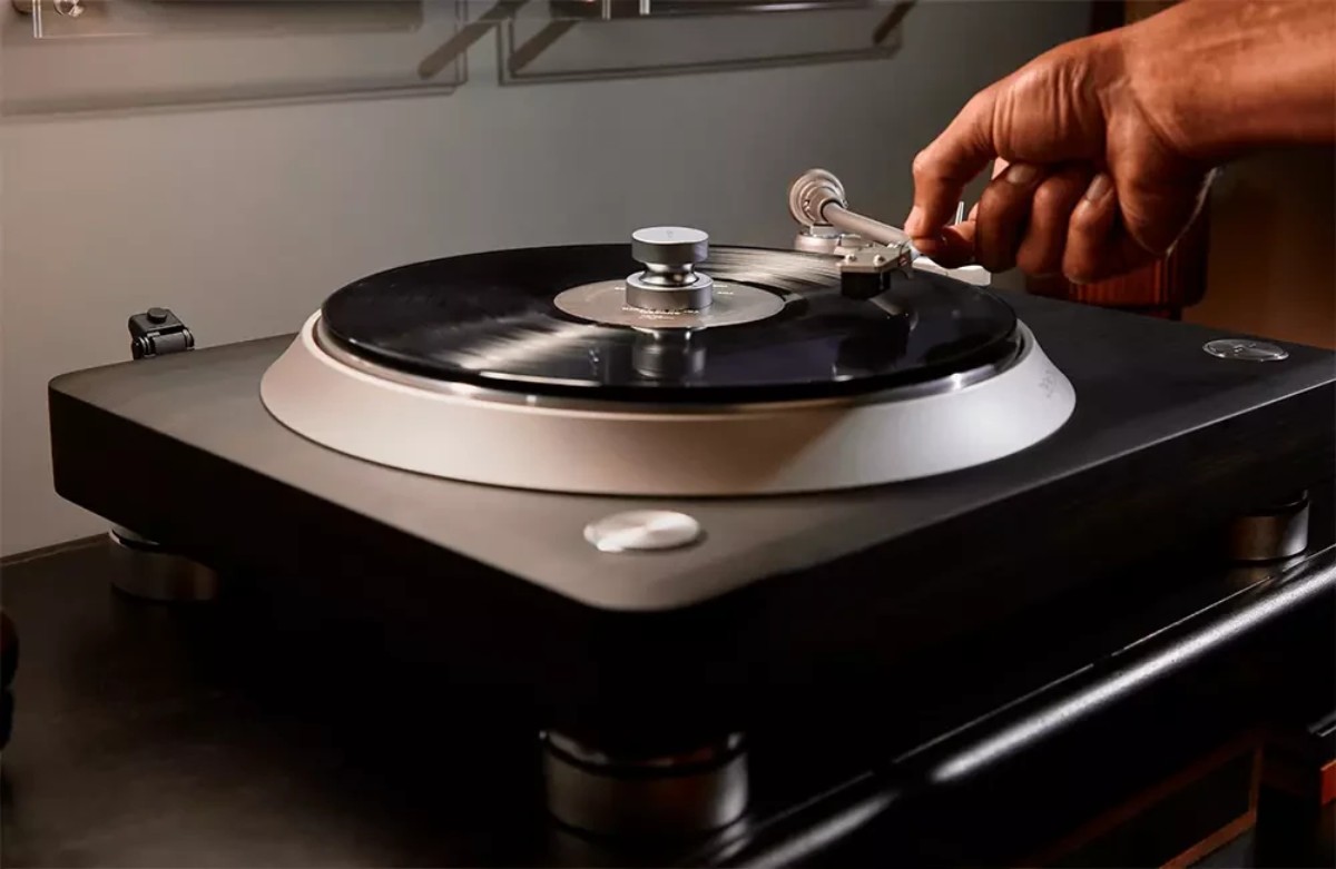 Denon DP-3000NE – Direct Drive Turntable