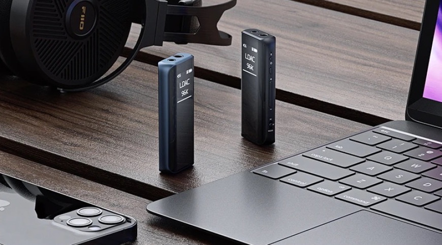 The digital-to-analog converter is built on a dual ES9219MQ chip from ESS Saber