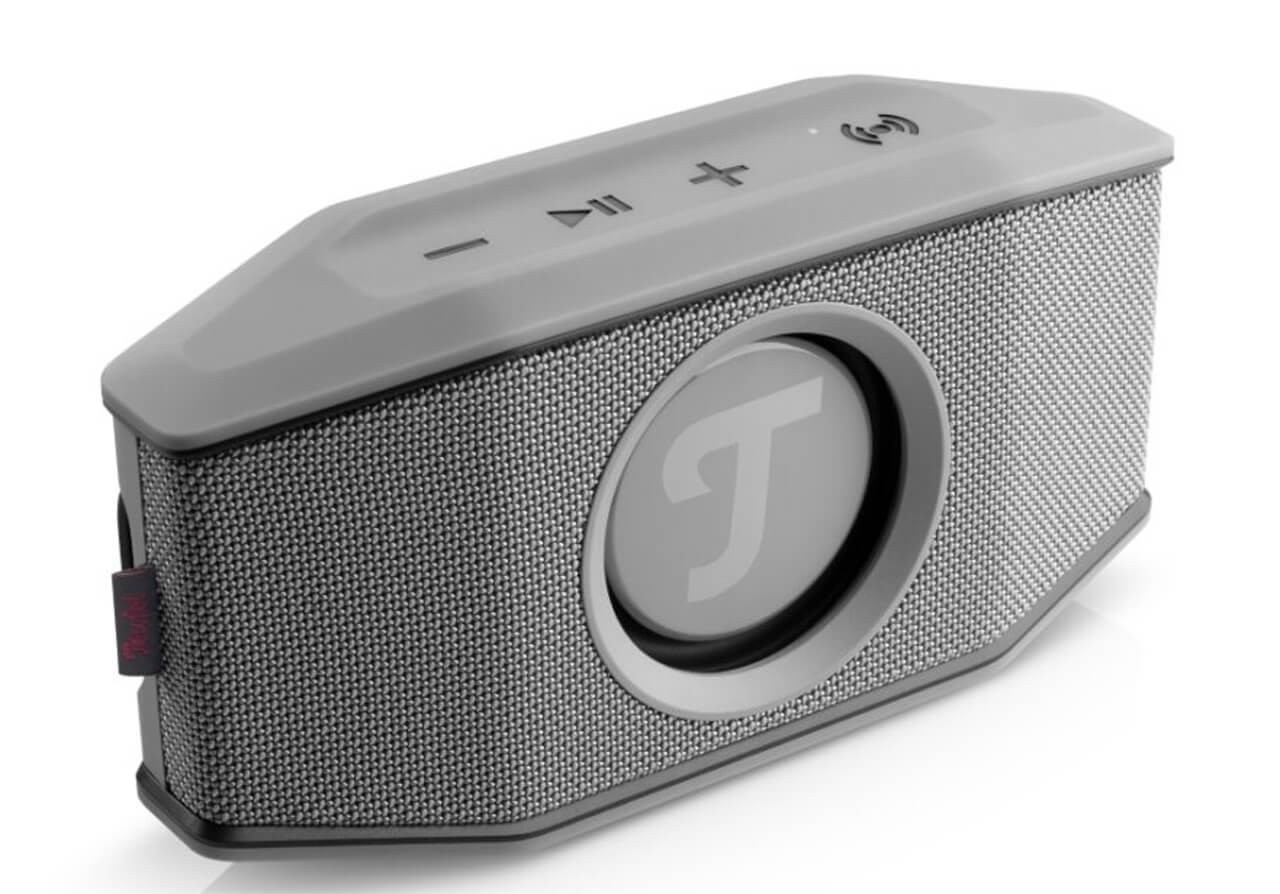 The Rockster Go 2 Bluetooth speaker from Teufel is equipped with control buttons on the top