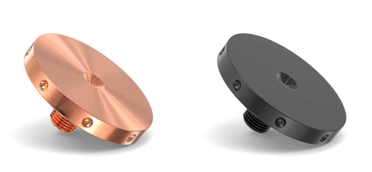 Detailed view of the screwable conductors, made of copper on the left, made of POM on the right