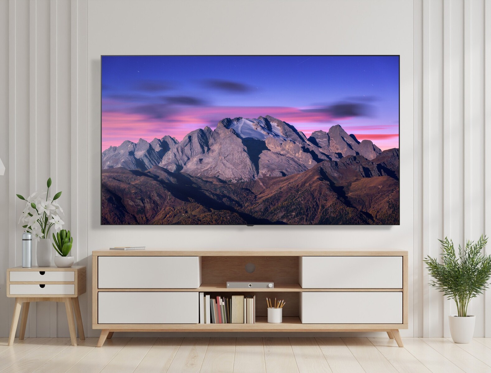 A new feature of the LG OLED B5 TV is the ability to simultaneously stream audio via Auracast. 