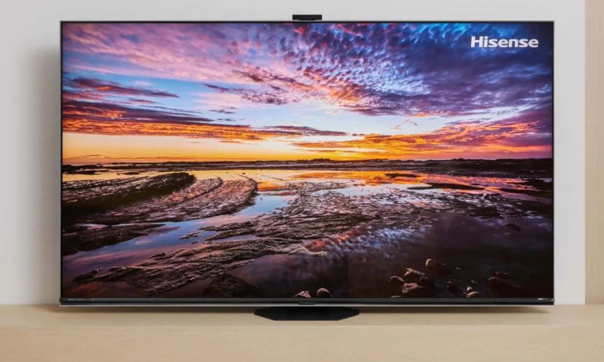 With peak brightness reaching up to 1,400 nits, the U7S brings impressive impact to Dolby Vision movies and HDR gaming.