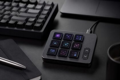 Logitech MX Keypad compact programmable control pad with display keys