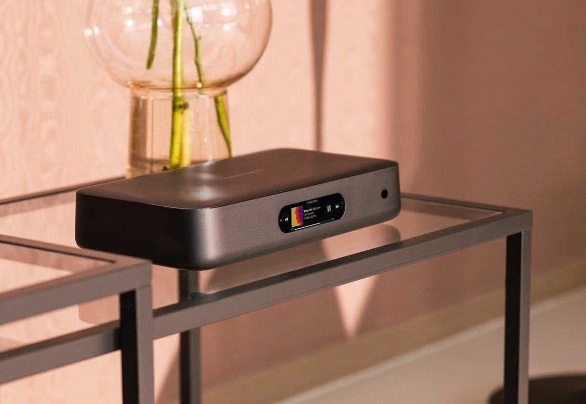 Harman Kardon Radiance 2400: A Different Approach to Integrated Hi-Fi 9 Harman Kardon Radiance 2400 with two slender floorstanding speaker arrays, digital hub and active subwoofer
