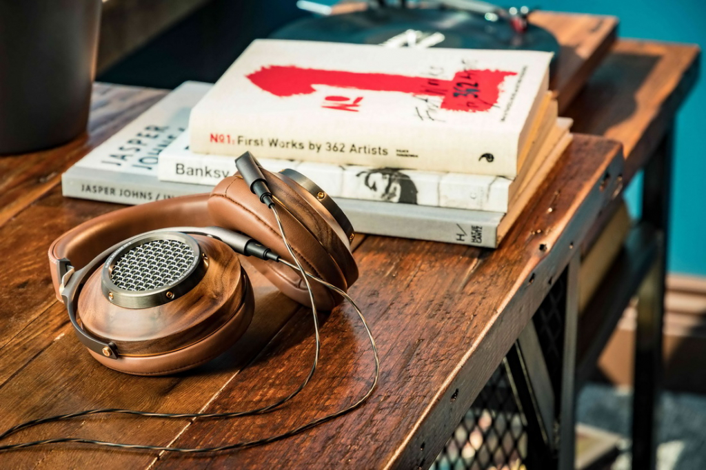 Klipsch HP-3: Heritage Materials Meet Full-Size Headphone Design 12 Klipsch HP-3 full-size semi-open headphones with wooden earcups and leather headband