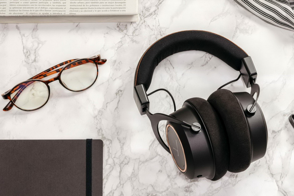 Amiron Wireless Copper 5.jpg