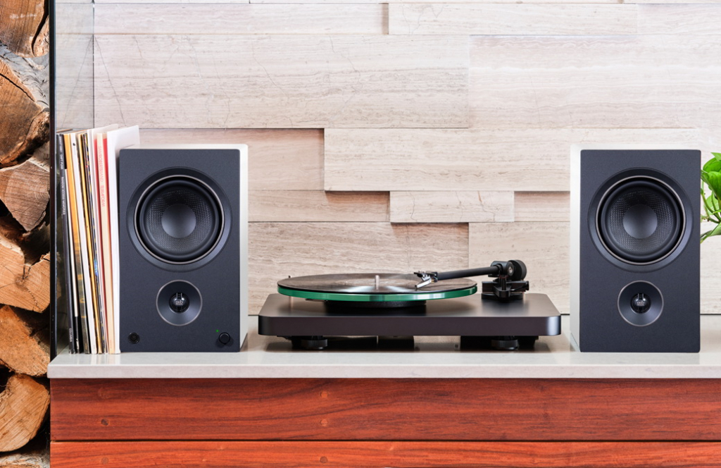 AM5-with-turntable-White-without-Grills.jpg AM5-with-turntable-White-without-Grills.jpg