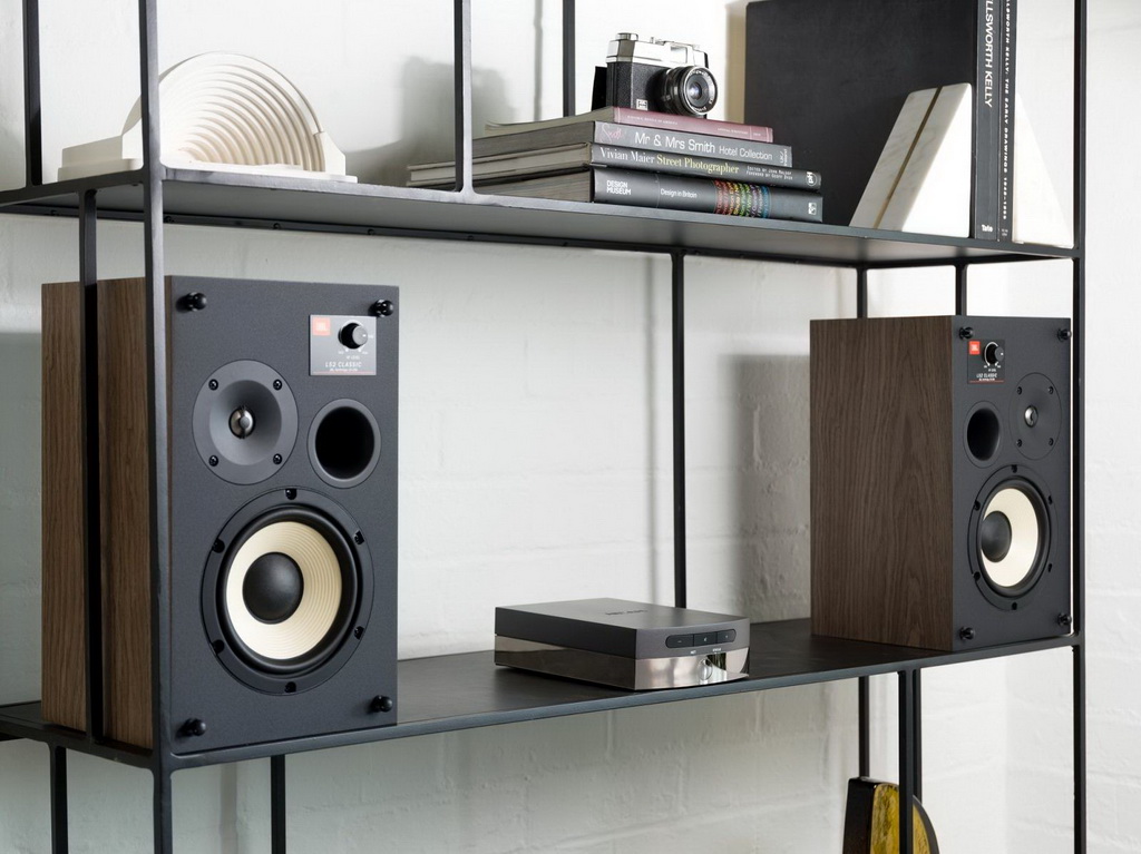 s4_closeup-arcamsolouno-jbl_l52nogrills__large_full.jpg s4_closeup-arcamsolouno-jbl_l52nogrills__large_full.jpg