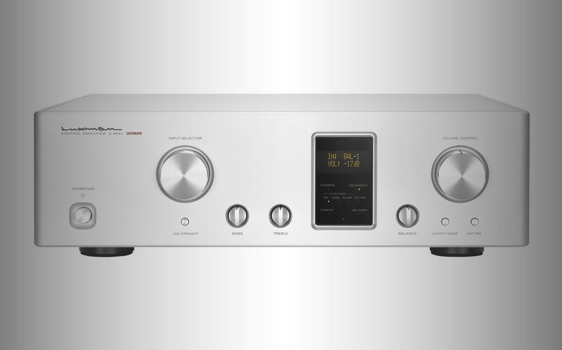 Luxman C-900u: A classic preamplifier with clear, smooth and