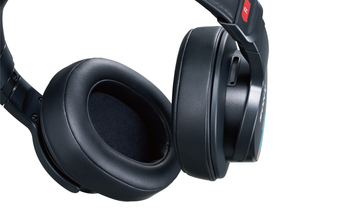 Sony MDR-M1: Closed over-ear headphones for use in the (home) studio 14 20240906000408 2024 09 05 SonyMDR