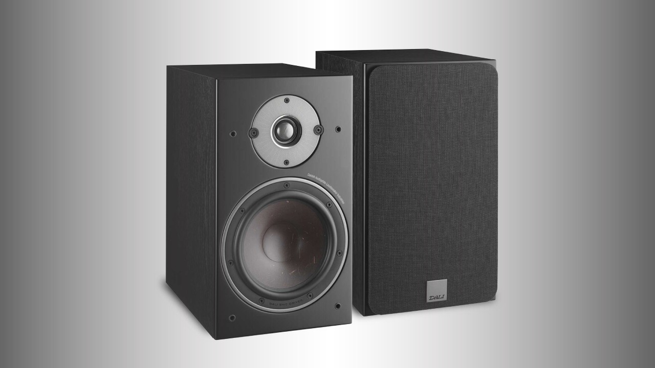 DALI OBERON 3 – a robust compact speaker featuring cutting-edge technology and exceptional hi-fi audio quality.