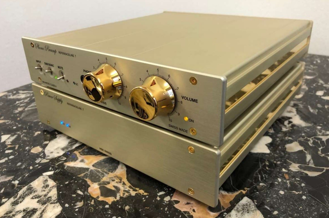 HSE Swiss RL-7: Adjustable phono amplifier with XLR connections and volume control