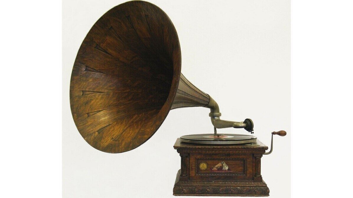 Warming up audio equipment: Advantages and disadvantages 13 Objective testing requires instrumental measurements, or at least listening by several experts with filling out protocols and scoring aspects of the sound. Moreover, using the blind comparison method.