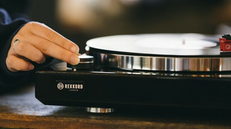 Rekkord Audio M500: A turntable made for vinyl aficionados 1 Rekkord Audio M500