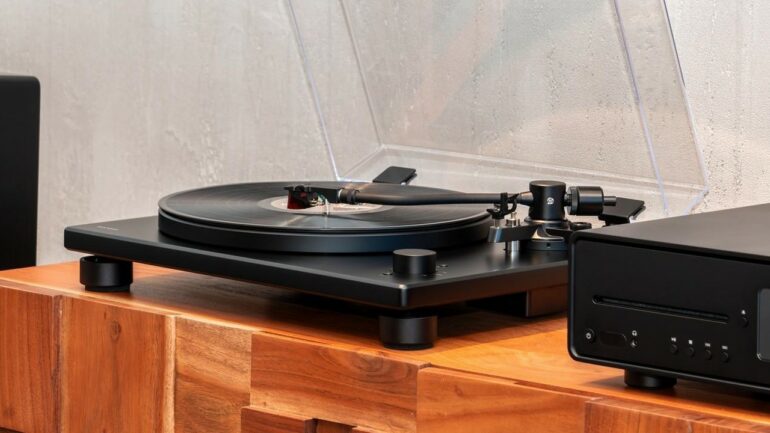 Sonoro Platinum Automatic EAS: Semi-automatic turntable boasting phono amplifier, USB and Bluetooth 33 Sonoro Platinum Automatic EAS