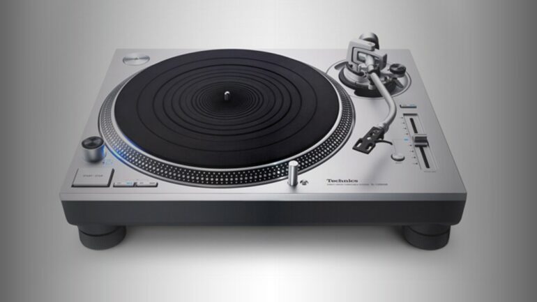 Technics SL-1210GR: A classic turntable cherished by audiophiles 10 Technics SL-1210GR