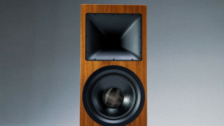Ø Audio Unveils Icon 12 at Florida International Audio Expo