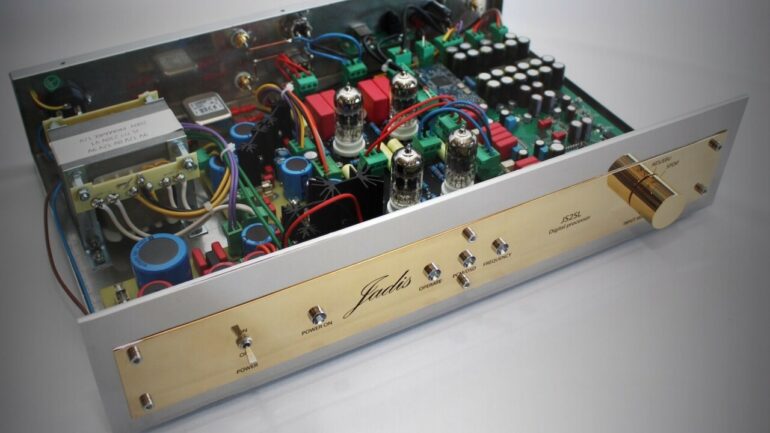 Jadis Amplifiers: Classic Tube Sound Meets Cutting-Edge DAC Technology in the JS5 and JS2 SL Models 6 Jadis JS2 SL and JS5: DA converters with tubes