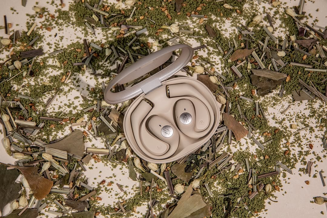 Kiwi Ears Spark puts an open design to practical use 2 Kiwi Ears Spark open-design wireless headphones with charging case