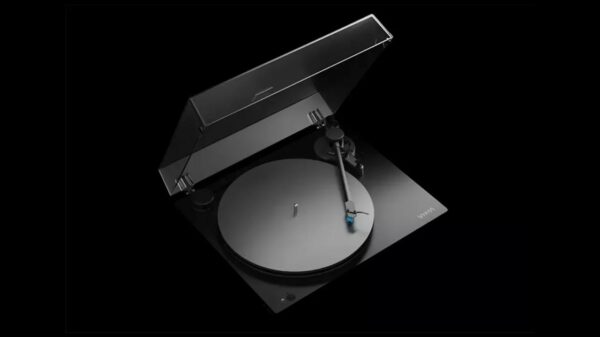 Vieta G4000 Turntable: A 70th Anniversary Tribute with Modern Features