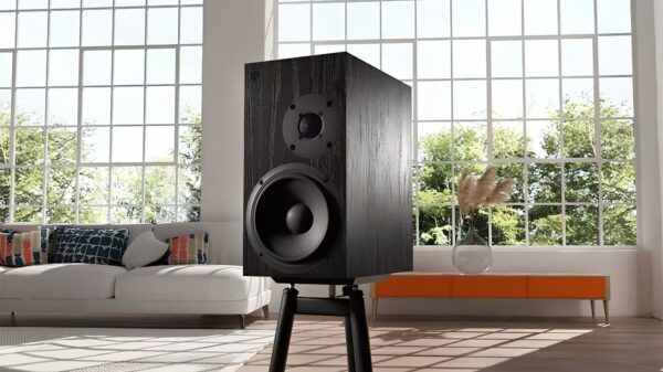 OePhi Lounge 2 and Lounge 2.5: Minimalist Design Meets Acoustic Precision