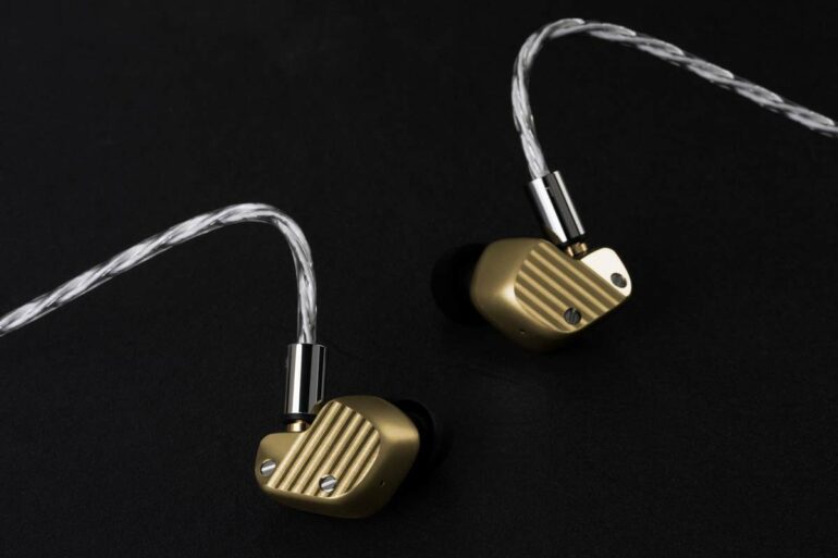 Final Audio A10000: Luxury In-Ear Headphones with Stainless Steel Design & Diamond Diaphragm 18 Final Audio A10000