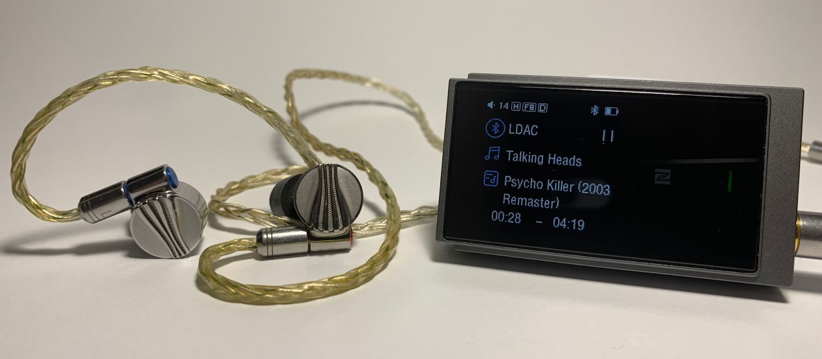 Shanling usually tunes its gear for warmth and musicality, but the UP6 strikes a different balance.