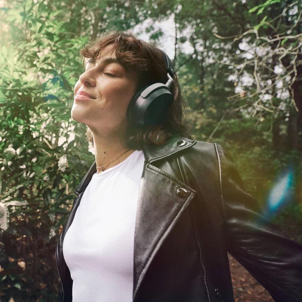 20251008143728 2025 10