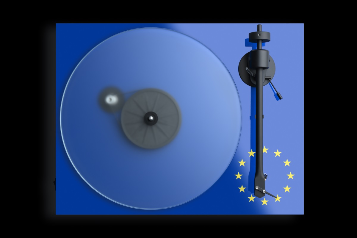 20251010151839 2025 10 10 pro