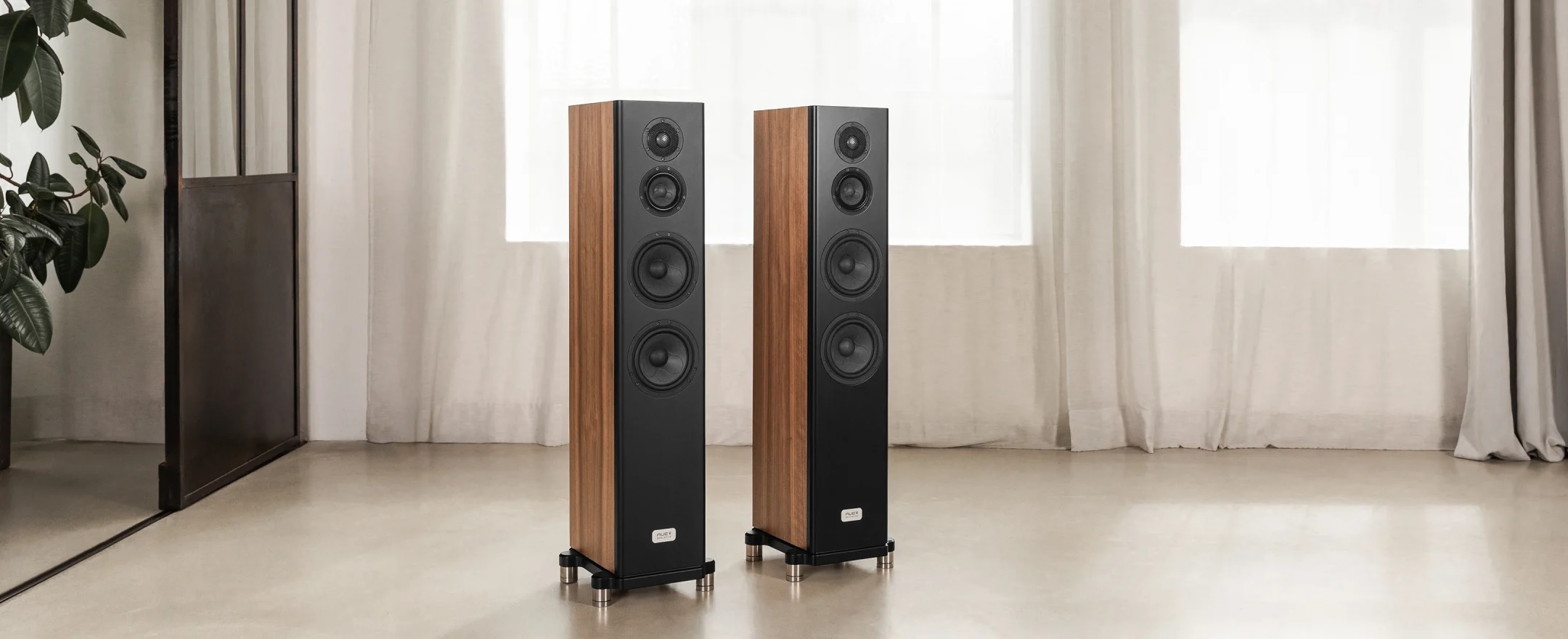 20251014094422 2025 10