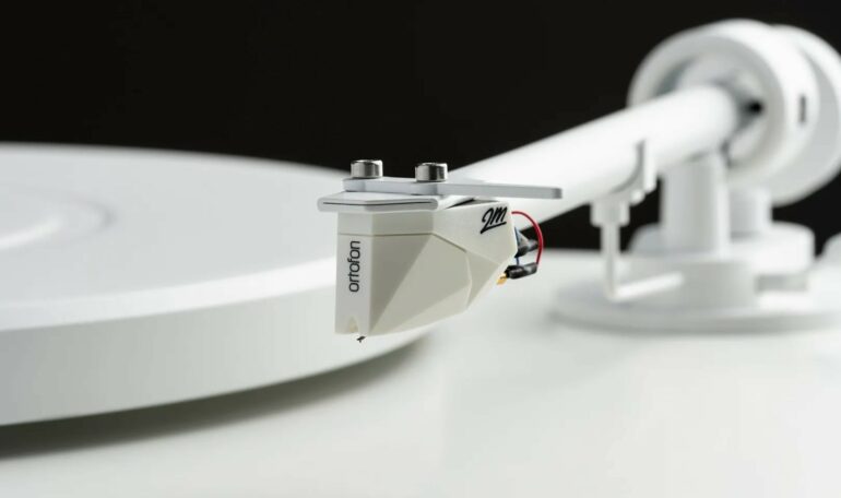 Pro-Ject T1 White Edition Turntable: All-White Design with Serious Analog Performance 36 Pro-Ject Audio T1 White Edition
